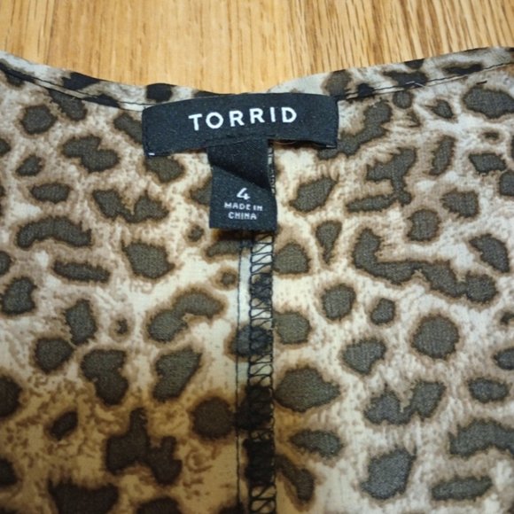 TORRID Half sleeve sheer chiffon cardigan/cover up - Picture 3 of 3